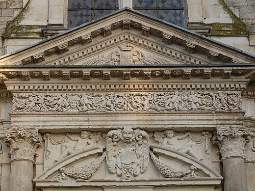 Devant de l’église Saint-Jean de Montierneuf à Poitiers