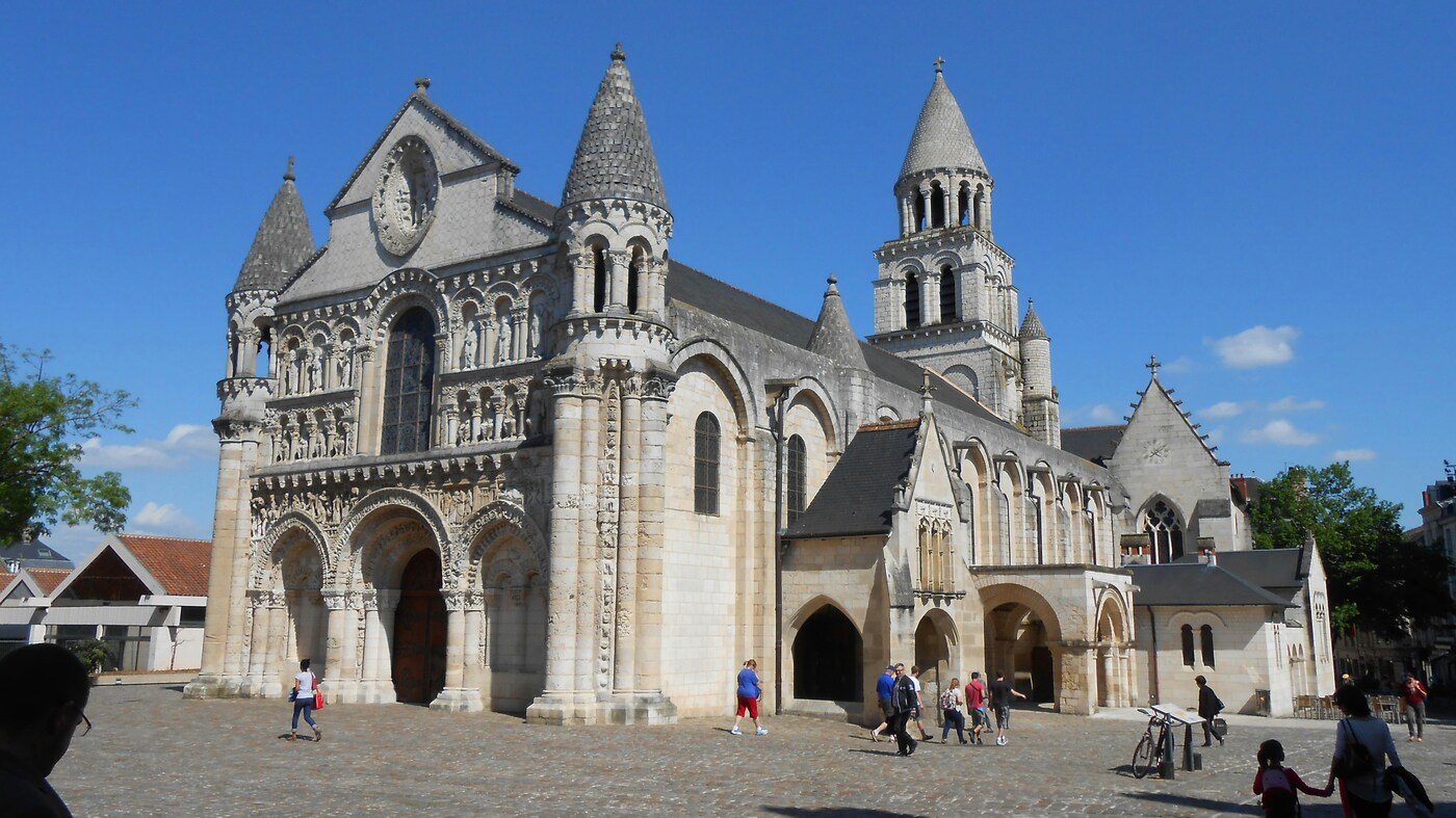 Église Notre-Dame la Grande, Place Charles de Gaulle, Poitiers, France